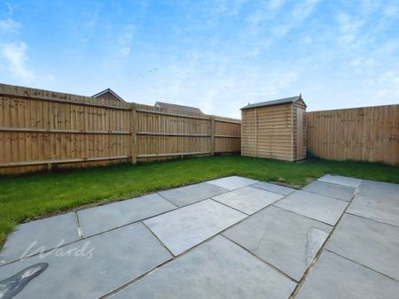 2 bedroom semi-detached house to rent - Photo 5