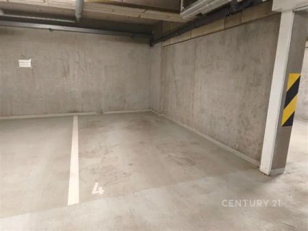 Světlý byt 1+kk s předzahrádkou a parkingem, Praha 9 Vysočany - Photo 4