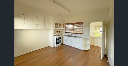 Great Location - Photo 3