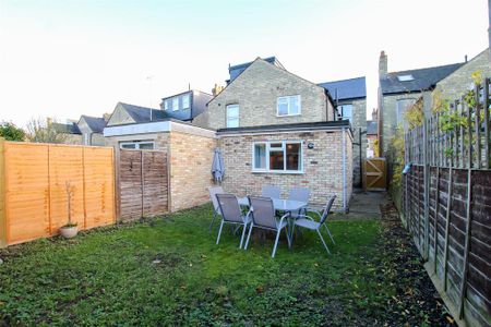 5 bedroom semi-detached house to rent - Photo 4