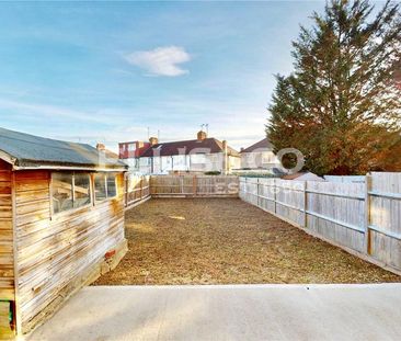 3 bedroom end of terrace house to rent - Photo 4