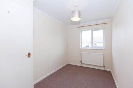 2 bedroom end of terrace house to rent - Photo 2