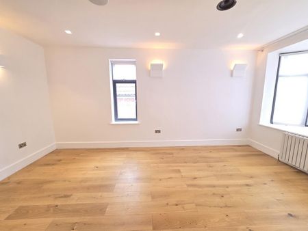 4 bedroom semi-detached house to rent - Photo 5