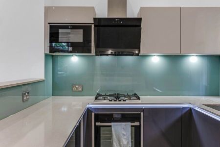 4 Bedroom House To Let - Photo 3