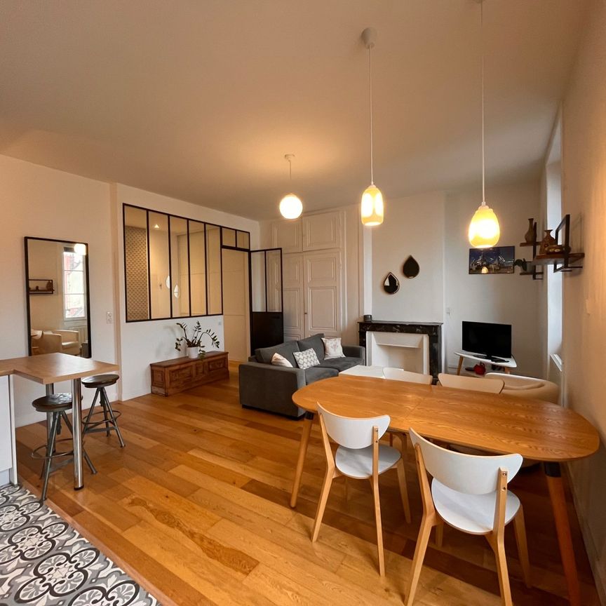 Location Appartement 2 pièces 54m² LYON 7ème - Photo 1