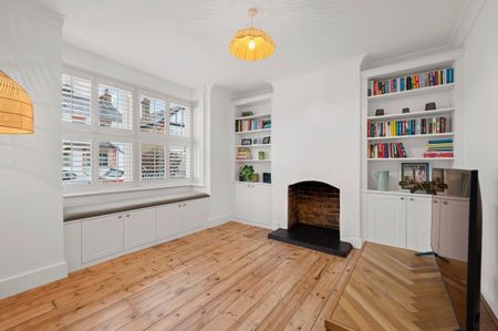 Albany Road, Hersham, KT12 - Photo 2