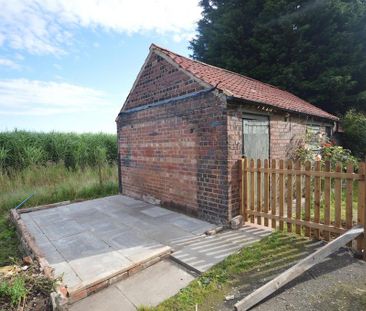 2 bedroom end of terrace house to rent - Photo 4