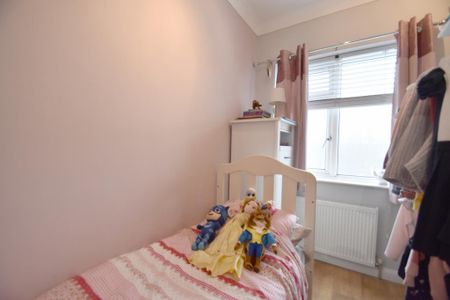3 bedroom terraced house to rent - Photo 3