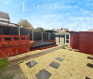 3 bedroom semi-detached house to rent - Photo 5