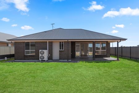 Stunning Brand new 5 bedroom home - Photo 2