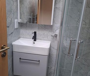 3 bedroom flat to rent - Photo 6