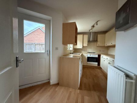 3 bedroom semi-detached house to rent - Photo 5