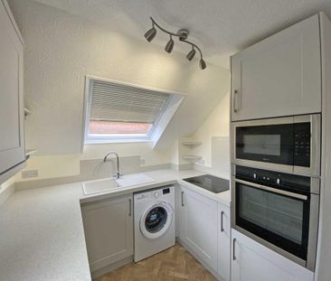 2 bedroom end of terrace house to rent - Photo 3