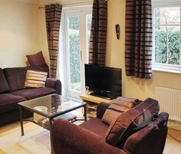 Corrie Road, Addlestone, Surrey, KT15 2HT - Photo 1