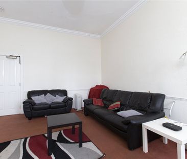 3 bedroom apartment to rent - Photo 2