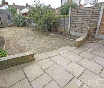 Wimborne Road, Southend On Sea, SS2 - Photo 2