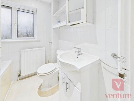 3 bedroom semi-detached house to rent - Photo 3