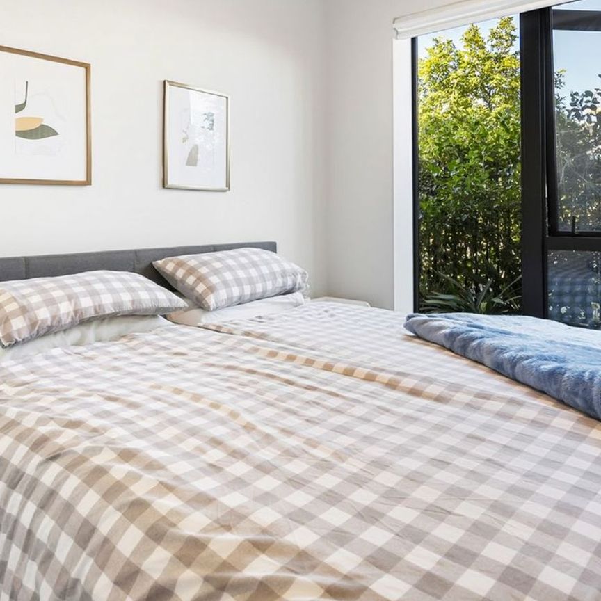 Modern Ground-Floor Apartment with Dual Access - Photo 1