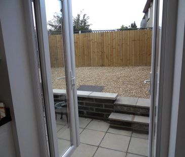2 bedroom end of terrace house to rent - Photo 1