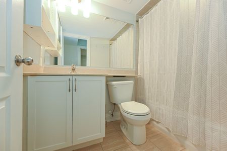 For Lease - 43 Hays Boulevard Unit# 2, Oakville, Ontario - Photo 4