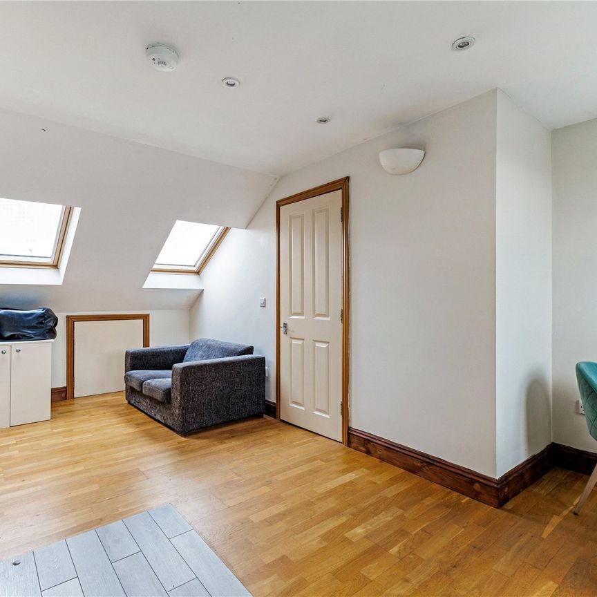 Montana Road, London, SW17 flat to rent - Photo 1