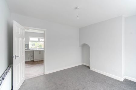 3 bed end of terrace house to rent in Kingswood Road, Northfield, B31 - Photo 3