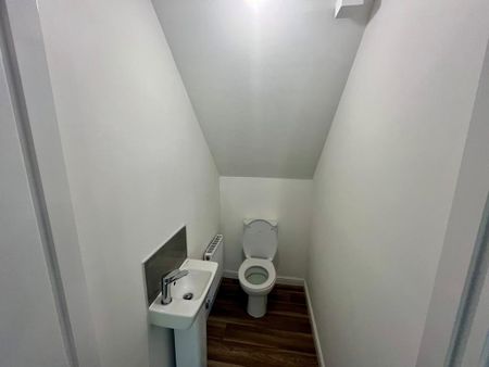 3 bedroom semi-detached house to rent - Photo 3