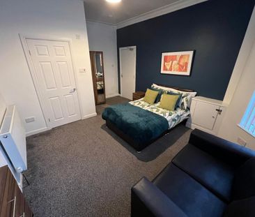 1 bedroom in a house share to rent - Photo 6