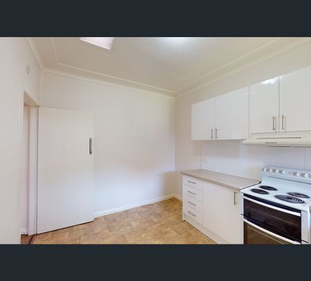 2/123 Berkeley Street, Speers Point, NSW 2284 - Photo 2