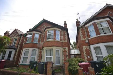 4 bedroom property to rent in Reading - Photo 5