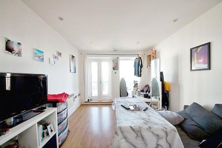 1 bedroom flat to rent - Photo 2