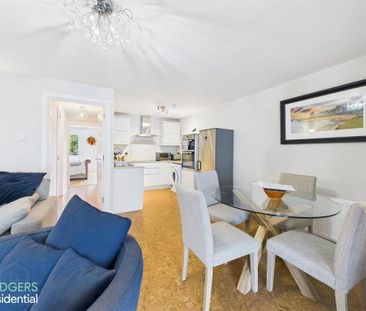 Apt 3, Byron Court, Kinnegar Road, Holywood, BT18 9JN - Photo 2