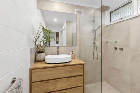 Conveniently Located - Photo 4