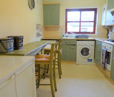 2 Bed Flat - Photo 6