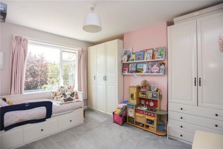 4 bedroom semi-detached house to rent - Photo 3