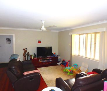 Spacious Family Home with Study and Large Backyard! - Photo 5