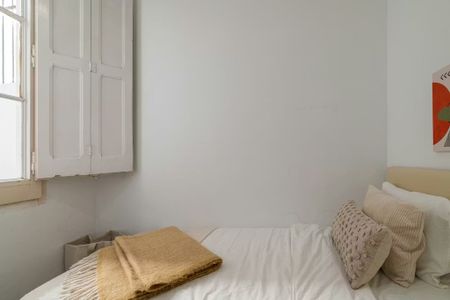 Carrer de Calàbria, Barcelona, Catalonia 08015 - Photo 3