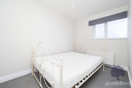 3 bedroom apartment to rent - Photo 2