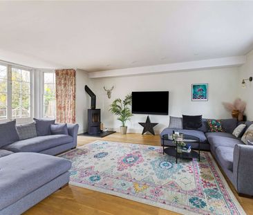 A stunning and rarely available two bedroom, two bathroom cottage i... - Photo 5