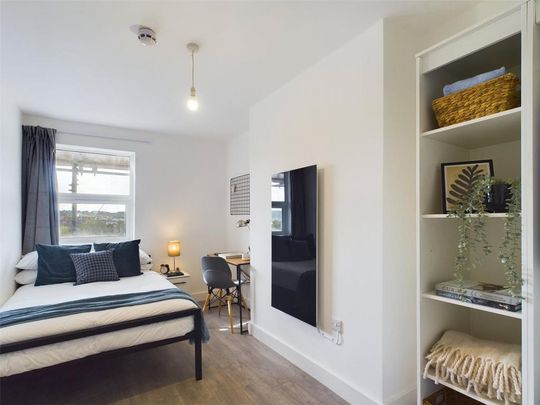 1 bedroom in a house share to rent - Photo 1