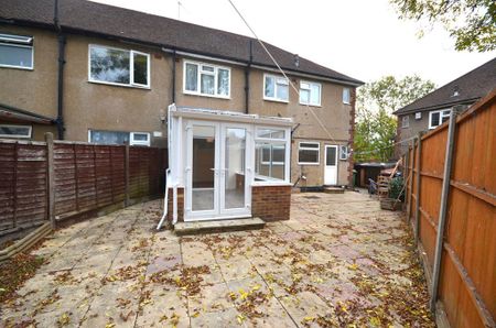 2 bedroom maisonette to rent - Photo 2