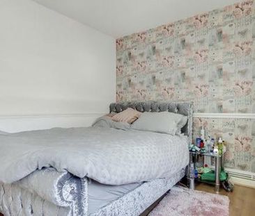 3 bedroom flat to rent - Photo 4