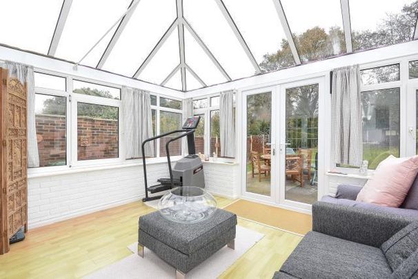 3 bedroom semi-detached house to rent - Photo 1