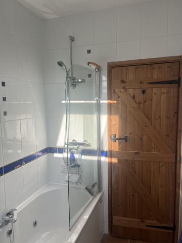 Two Bedroom Detached Barn Conversion For Rent in Fabulous Location in Taunton - Photo 3