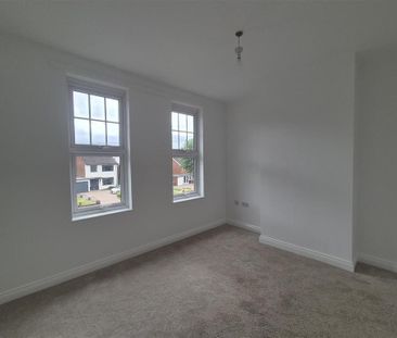 3 bedroom semi-detached house to rent - Photo 4