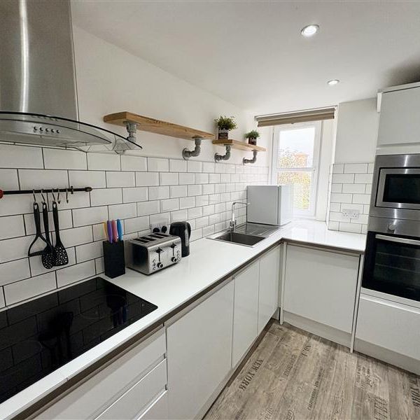 2 bedroom flat to rent - Photo 1