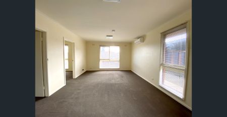 Neat & Tidy Two Bedroom Home in Quiet Breakwater Court - Photo 2