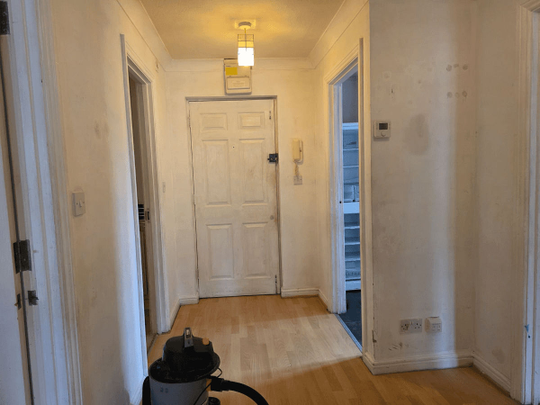 Brighton Road, Purley, CR8 - Photo 1