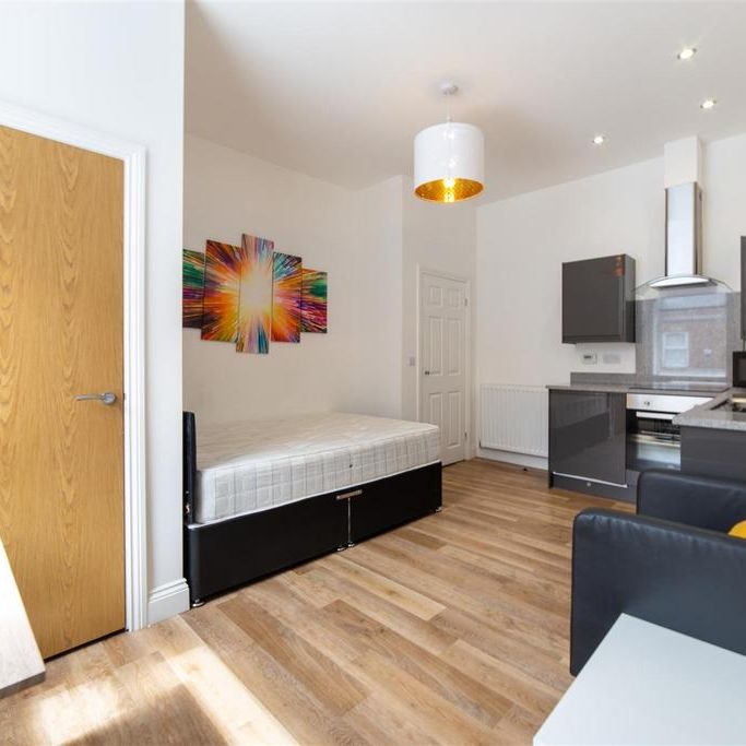 Studio to rent - Photo 1