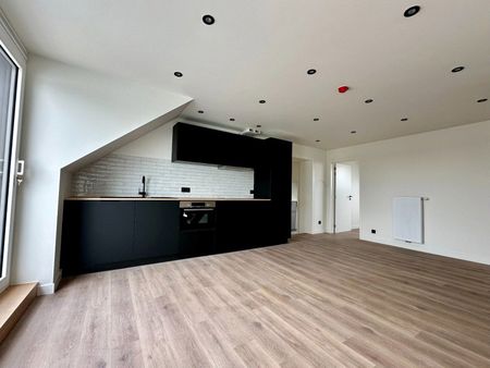 TE HUUR- gerenoveerd appartement met 2 slaapkamers op centrale ligging - Photo 5